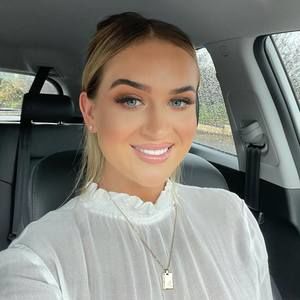 Meet your Posher, Casey